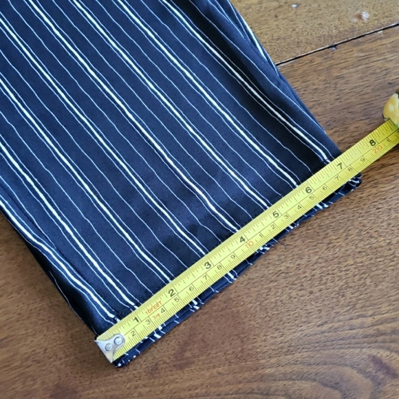 New BCBGMAXAZRIA PANS. Size L - Picture 12 of 12